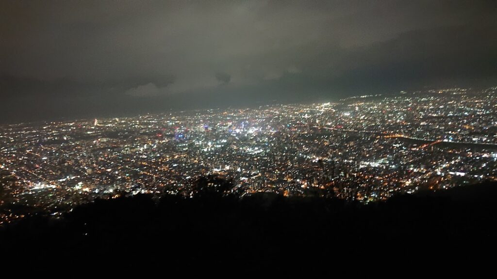 藻岩山に登りました。アジアンリラクゼーション ヴィラ 千歳店(asian relaxation villa) 1 藻岩山に登りました。アジアンリラクゼーション ヴィラ 千歳店(asian relaxation villa)