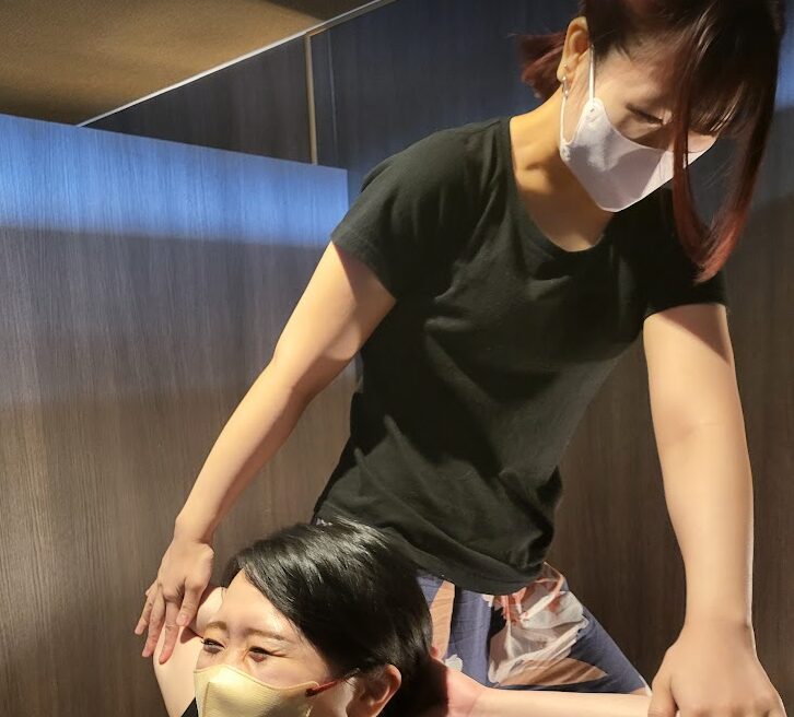 2024年10月25日(金)マッサージ施術のご案内:二川が16時30分、村井が17時から可能! 2 スクリーンショット 2024 10 24 204558